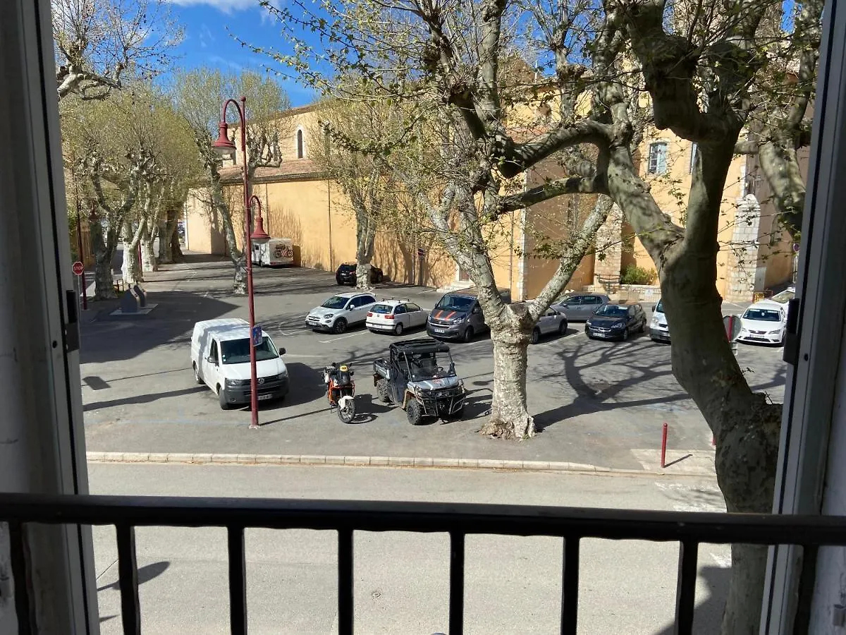 Tres Beau Appartement Au Centre Historique De Riez contacts